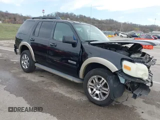 2008 Ford Explorer Eddie Bauer with VIN 1FMEU64E48UA79367, listed as a IAAI auction lot 41807919 with 211,458 mi miles. Bid and sale history available at carsss.com. Image 1.
