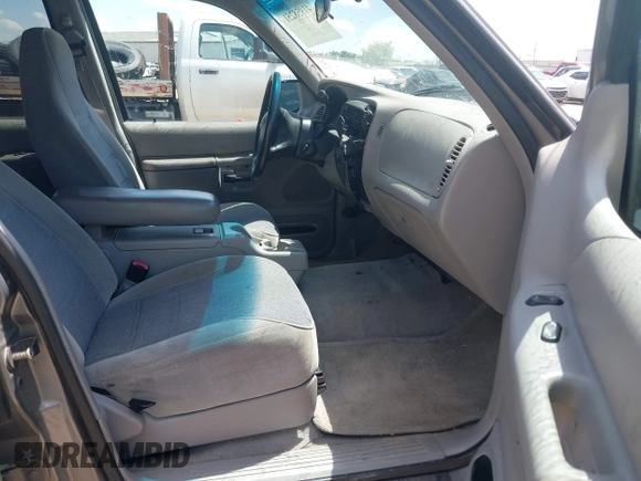 1998 Ford Explorer with VIN 1FMZU32X5WUB79785, listed as a IAAI auction lot 41958251 with 156,787 mi miles and . Bid and sale history available at DreamBid. Image 5.