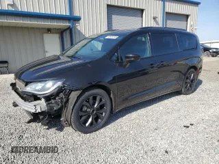 2020 Chrysler Pacifica Touring with VIN 2C4RC1FG1LR242086, listed as a Copart auction lot 50824185 with 105,779 mi miles and Salvage title. Bid and sale history available at DreamBid. Image 1.