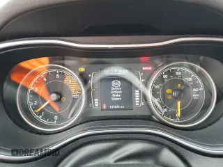 2019 Jeep Cherokee Latitude Plus z VIN 1C4PJLLN3KD172295, wystawiony jako Copart lot #55422315 z przebiegiem 107 676 mil mil oraz Szkoda całkowita • Salvage title. Historia ofert i sprzedaży dostępna na DreamBid. Obrazek 9.