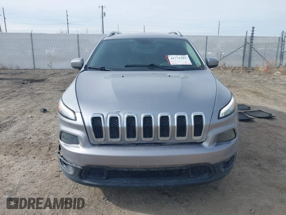 2017 Jeep Cherokee Latitude z VIN 1C4PJMCB0HD213955, wystawiony jako IAAI lot #41772383 z przebiegiem 88 964 mil mil oraz . Historia ofert i sprzedaży dostępna na DreamBid. Obrazek 12.