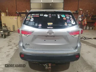 2015 Toyota Highlander LE z VIN 5TDBKRFHXFS217825, wystawiony jako Copart lot #57860765 z przebiegiem 221 930 mil mil oraz Szkoda całkowita • Salvage title. Historia ofert i sprzedaży dostępna na DreamBid. Obrazek 6.