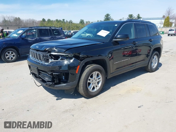 2024 Jeep Grand Cherokee Laredo z VIN 1C4RJHAG3RC697996, wystawiony jako IAAI lot #41973399 z przebiegiem 14 680 mil mil oraz . Historia ofert i sprzedaży dostępna na DreamBid. Obrazek 2.