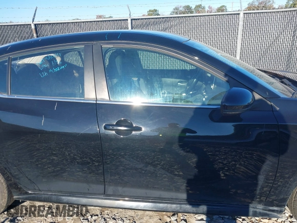 2021 Nissan Sentra SR with VIN 3N1AB8DV4MY331763, listed as a IAAI auction lot 40889192 with 46,867 mi miles and . Bid and sale history available at DreamBid. Image 14.