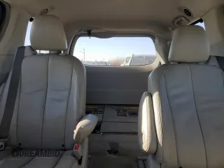 2014 Toyota Sienna Limited z VIN 5TDDK3DC5ES074424, wystawiony jako Copart lot #52831905 z przebiegiem 188 531 mil mil oraz Szkoda całkowita • Salvage title. Historia ofert i sprzedaży dostępna na DreamBid. Obrazek 10.