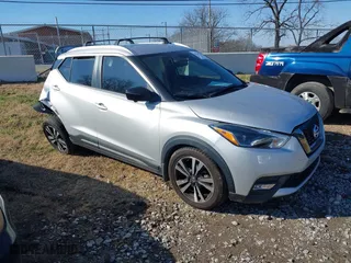 2019 Nissan Kicks S with VIN 3N1CP5CU7KL561275, listed as a IAAI auction lot 41166267 with 75,046 mi miles. Bid and sale history available at carsss.com. Image 1.