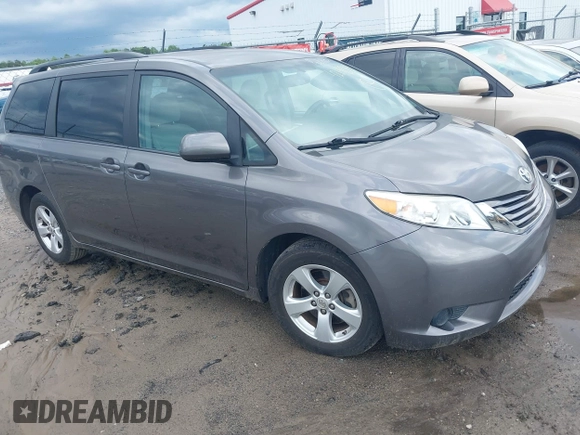 2017 Toyota Sienna LE Auto Access Seat with VIN 5TDKZ3DCXHS818669, listed as a IAAI auction lot 42198544 with 112,871 mi miles. Bid and sale history available at carsss.com. Image 1.
