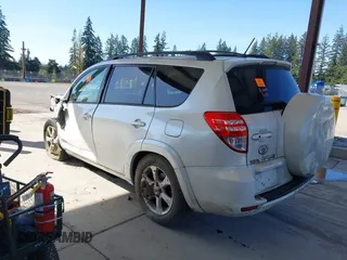 2010 Toyota RAV4 Ltd with VIN 2T3DK4DV2AW016447, listed as a IAAI auction lot 42039978 with Not Provided miles. Bid and sale history available at carsss.com. Image 3.