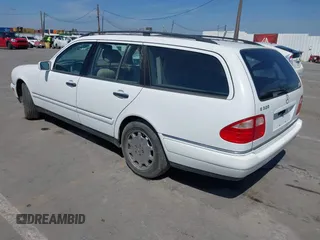 1999 Mercedes-Benz E-Class with VIN WDBJH65F7XA787254, listed as a IAAI auction lot 41884002 with 1 mi miles. Bid and sale history available at carsss.com. Image 3.