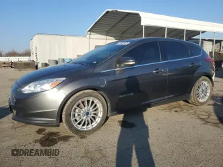 2015 Ford Focus Electric z VIN 1FADP3R44FL221828, wystawiony jako Copart lot #43067325 z przebiegiem 55 636 mil mil oraz Szkody całkowita. Historia ofert i sprzedaży dostępna na DreamBid. Obrazek 1.