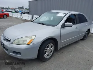 2007 Honda Accord LX SE с VIN JHMCM56387C025171, выставлен на аукционе IAAI как лот 42424780 с пробегом 228 211 миль миль и . История ставок и продаж доступна на DreamBid. Изображение 2.
