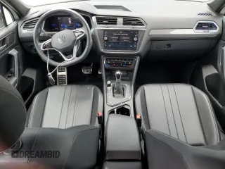 2022 Volkswagen Tiguan SE R-Line Black with VIN 3VVCB7AXXNM109437, listed as a Copart auction lot 59607495 with 30,985 mi miles and Salvage title. Bid and sale history available at DreamBid. Image 8.
