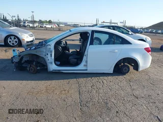 2014 Chevrolet Cruze 1LT with VIN 1G1PC5SB0E7201566, listed as a IAAI auction lot 42299276 with Not provided miles and . Bid and sale history available at DreamBid. Image 13.