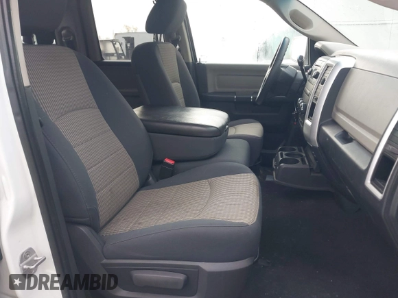 2012 Ram 1500 Big Horn z VIN 1C6RD6GT0CS323124, wystawiony jako IAAI lot #41486027 z przebiegiem 107 784 mil mil oraz . Historia ofert i sprzedaży dostępna na DreamBid. Obrazek 5.