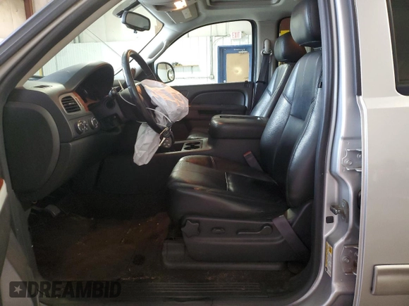 2013 Chevrolet Suburban LT with VIN 1GNSKJE76DR119873, listed as a Copart auction lot 53239445 with 197,172 mi miles and Salvage Title. Bid and sale history available at DreamBid. Image 7.