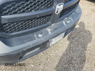 2022 Ram 1500 Tradesman z VIN 3C6RR7KG6NG295504, wystawiony jako IAAI lot #42566073 z przebiegiem 81 621 mil mil oraz . Historia ofert i sprzedaży dostępna na DreamBid. Obrazek 1.