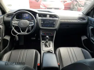 2022 Volkswagen Tiguan SE z VIN 3VV3B7AX6NM138384, wystawiony jako Copart lot #56172065 z przebiegiem 45 074 mil mil oraz Szkoda całkowita • Salvage title. Historia ofert i sprzedaży dostępna na DreamBid. Obrazek 8.