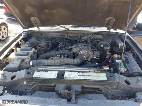 1998 Ford Ranger XL with VIN 1FTYR14U1WTA60680, listed as a IAAI auction lot 42033028 with 257,483 mi miles. Bid and sale history available at carsss.com. Image 10.