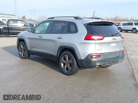 2017 Jeep Cherokee Latitude z VIN 1C4PJMCB0HW509286, wystawiony jako IAAI lot #41382394 z przebiegiem 96 562 mil mil oraz . Historia ofert i sprzedaży dostępna na DreamBid. Obrazek 3.