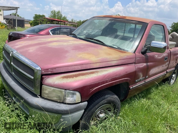 1995 Dodge 1500 z VIN 1B7HC16Y2SS102291, wystawiony jako IAAI lot #42312890 z przebiegiem 381 090 mil mil oraz . Historia ofert i sprzedaży dostępna na DreamBid. Obrazek 2.