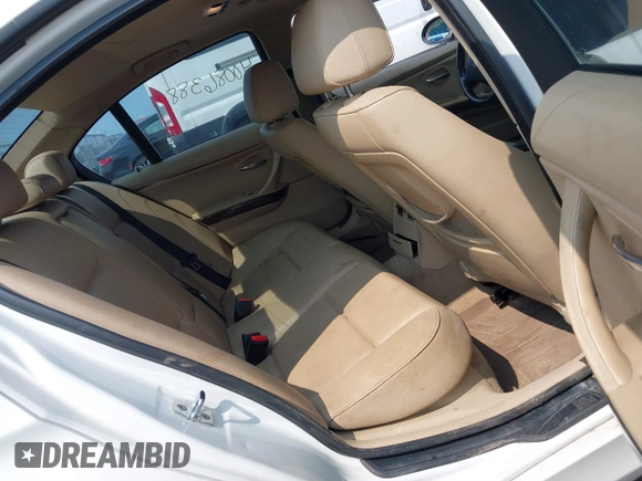 2006 BMW 3 Series 325xi with VIN WBAVD13556KV08675, listed as a IAAI auction lot 40086388 with 139,501 mi miles. Bid and sale history available at carsss.com. Image 8.