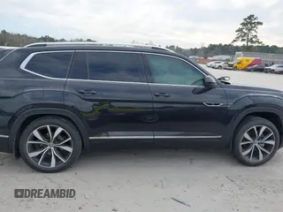 2024 Volkswagen Atlas SEL Premium R-Line with VIN 1V2FR2CA2RC574836, listed as a IAAI auction lot 41663458 with 15,527 mi miles and . Bid and sale history available at DreamBid. Image 14.