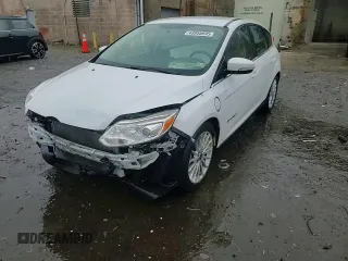 2016 Ford Focus Electric z VIN 1FADP3R42GL234563, wystawiony jako Copart lot #43955695 z przebiegiem 66 636 mil mil oraz Szkoda całkowita • Salvage title. Historia ofert i sprzedaży dostępna na DreamBid. Obrazek 11.