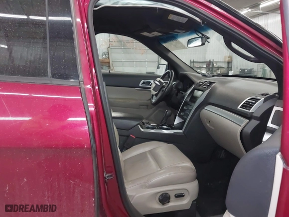 2014 Ford Explorer XLT with VIN 1FM5K8D81EGB01007, listed as a IAAI auction lot 41837708 with 177,248 mi miles. Bid and sale history available at carsss.com. Image 5.