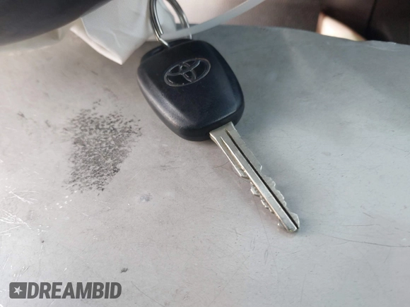 2018 Toyota RAV4 XLE with VIN JTMWFREV2JJ151595, listed as a IAAI auction lot 41380691 with 79,515 mi miles and . Bid and sale history available at carsss.com. Image 11.