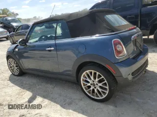 2010 MINI Convertible S z VIN WMWMS3C55ATY09138, wystawiony jako Copart lot #49045585 z przebiegiem 74 728 mil mil oraz Szkoda całkowita • Salvage title. Historia ofert i sprzedaży dostępna na DreamBid. Obrazek 2.