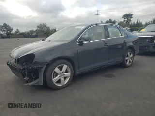 2008 Volkswagen Jetta SE с VIN 3VWRZ71K18M034394, выставлен на аукционе Copart как лот 52731305 с пробегом 150 880 миль миль и Списание • Salvage title. История ставок и продаж доступна на DreamBid. Изображение 1.
