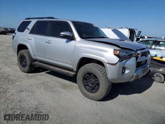 2020 Toyota 4Runner SR5 with VIN JTEBU5JR6L5796327, listed as a Copart auction lot 58656965 with 64,678 mi miles and Salvage title. Bid and sale history available at DreamBid. Image 4.