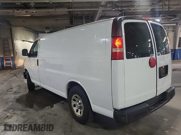 2014 Chevrolet Express Cargo z VIN 1GCSGAFXXE1162573, wystawiony jako IAAI lot #42547277 z przebiegiem 230 224 mil mil oraz . Historia ofert i sprzedaży dostępna na DreamBid. Obrazek 2.