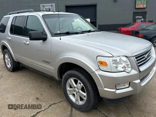 2008 Ford Explorer XLT z VIN 1FMEU73E58UA06810, wystawiony jako Copart lot #60109665 z przebiegiem 125 148 mil mil oraz Czysty tytuł • Clean title. Historia ofert i sprzedaży dostępna na DreamBid. Obrazek 1.