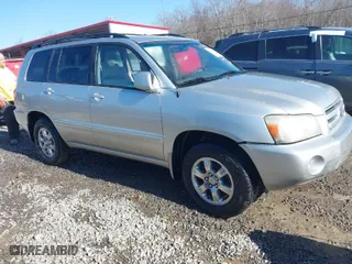 2006 Toyota Highlander w/3rd Row with VIN JTEEP21A360145395, listed as a IAAI auction lot 41674994 with 221,794 mi miles. Bid and sale history available at carsss.com. Image 1.