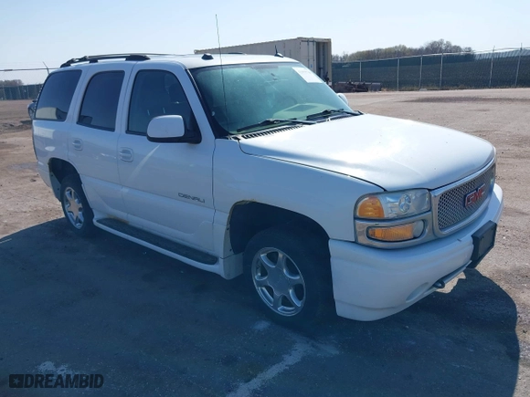 2004 GMC Yukon Denali with VIN 1GKEK63U54J251781, listed as a IAAI auction lot 42099768 with 166,543 mi miles. Bid and sale history available at carsss.com. Image 1.