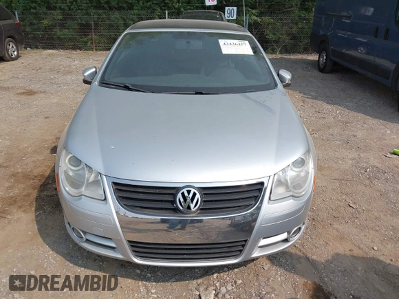 2010 Volkswagen Eos Komfort z VIN WVWBA7AH9AV022988, wystawiony jako IAAI lot #42426457 z przebiegiem 142 571 mil mil oraz . Historia ofert i sprzedaży dostępna na DreamBid. Obrazek 6.