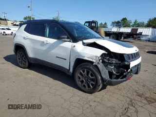 2019 Jeep Compass Trailhawk with VIN 3C4NJDDBXKT671249, listed as a Copart auction lot 58927225 with Not provided miles and Salvage title. Bid and sale history available at DreamBid. Image 4.
