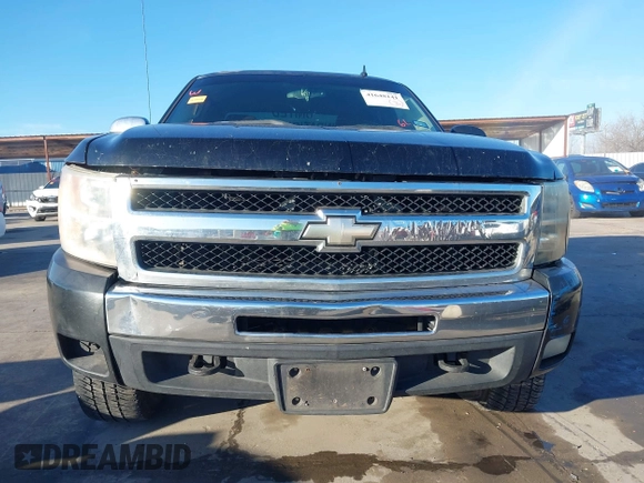 2007 Chevrolet Silverado 1500 LT w/2LT with VIN 2GCEC19J271675569, listed as a IAAI auction lot 41648141 with 293,825 mi miles. Bid and sale history available at carsss.com. Image 12.