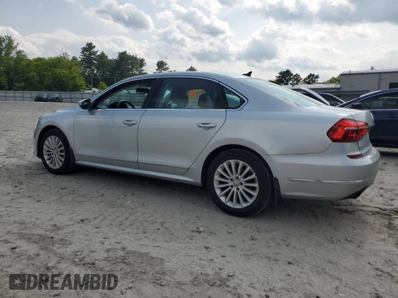 2016 Volkswagen Passat SE z VIN 1VWBT7A3XGC027584, wystawiony jako Copart lot #60822425 z przebiegiem 109 810 mil mil oraz Czysty tytuł • Clean title. Historia ofert i sprzedaży dostępna na DreamBid. Obrazek 2.