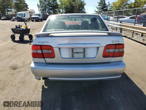 2000 Volvo S70 z VIN YV1LS61J4Y2630471, wystawiony jako Copart lot #72342454 z przebiegiem 167 733 mil mil oraz Nie do naprawy • Non repairable. Historia ofert i sprzedaży dostępna na DreamBid. Obrazek 6.