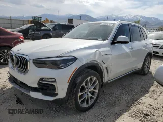 2021 BMW X5 xDrive45e z VIN 5UXTA6C08M9F62790, wystawiony jako Copart lot #53031415 z przebiegiem 78 588 mil mil oraz Szkoda całkowita • Salvage title. Historia ofert i sprzedaży dostępna na DreamBid. Obrazek 1.