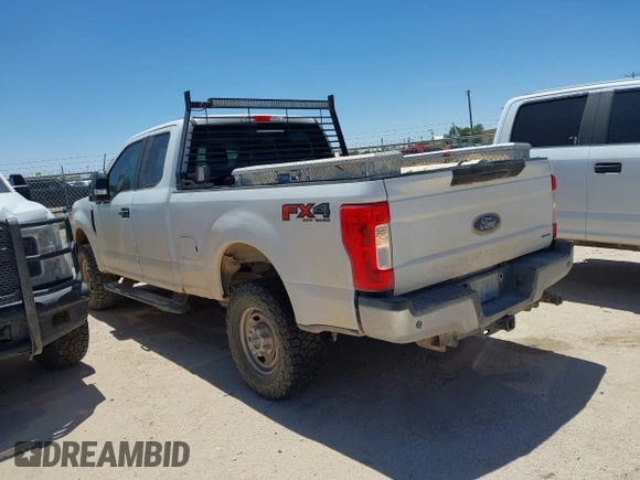 2017 Ford F-250 XLT с VIN 1FT7X2B64HED35283, выставлен на аукционе IAAI как лот 42292819 с пробегом 241 343 миль миль и . История ставок и продаж доступна на DreamBid. Изображение 14.