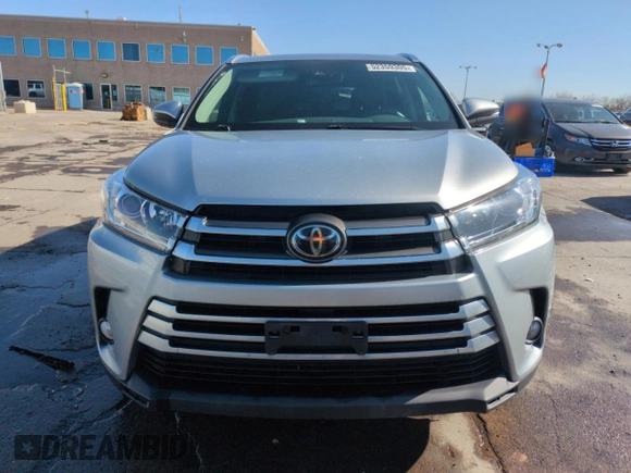 2017 Toyota Highlander Limited z VIN 5TDDZRFHXHS361852, wystawiony jako Copart lot #52359305 z przebiegiem 111 228 mil mil oraz Szkoda całkowita • Salvage title. Historia ofert i sprzedaży dostępna na DreamBid. Obrazek 5.