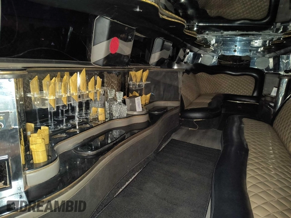 2004 Hummer H2 with VIN 5GRGN23U34H116910, listed as a Copart auction lot 76343914 with 186,685 mi miles and Clean Title. Bid and sale history available at carsss.com. Image 9.