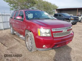 2007 Chevrolet Suburban LTZ with VIN 3GNFC16017G229914, listed as a IAAI auction lot 41879562 with 290,441 mi miles. Bid and sale history available at carsss.com. Image 1.