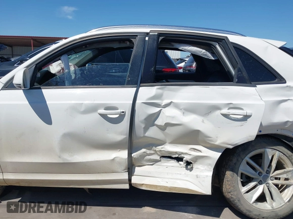 2017 Audi Q3 Premium z VIN WA1BCCFS3HR010582, wystawiony jako IAAI lot #42234517 z przebiegiem 85 880 mil mil oraz . Historia ofert i sprzedaży dostępna na DreamBid. Obrazek 14.