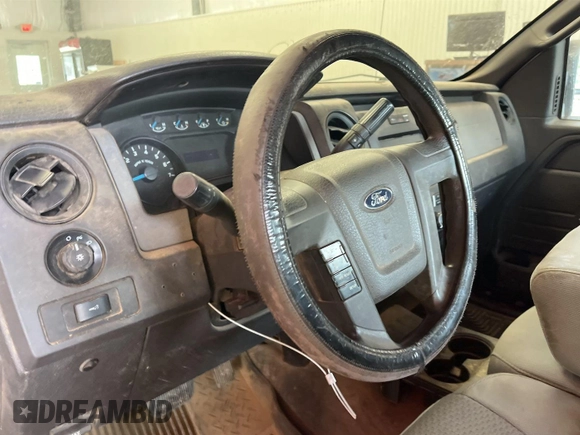 2014 Ford F-150 XL with VIN 1FTFX1EF4EKE59231, listed as a IAAI auction lot 42631384 with 279,670 mi miles and . Bid and sale history available at DreamBid. Image 32.
