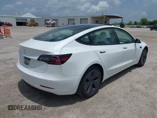 2023 Tesla Model 3 z VIN 5YJ3E1EA8PF384806, wystawiony jako IAAI lot #42526063 z przebiegiem 95 389 mil mil oraz . Historia ofert i sprzedaży dostępna na DreamBid. Obrazek 4.