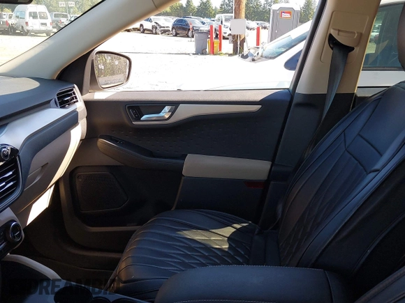 2020 Ford Escape SE with VIN 1FMCU9G67LUB31208, listed as a IAAI auction lot 42632751 with 32,050 mi miles and . Bid and sale history available at DreamBid. Image 5.